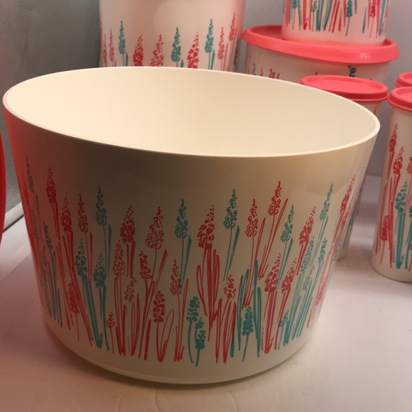 Tupperware  Set of 8  One touch Canister ,1 Jumbo  Jug & (4) Tumbler - Picture 13 of 16